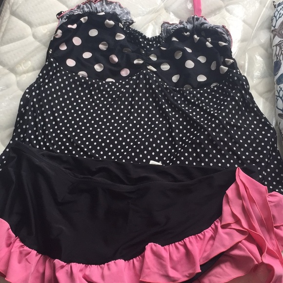 Bathing suit - Picture 1 of 3